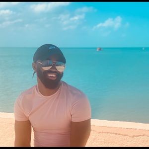 Meet your Posher, Leslie